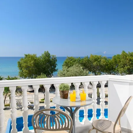 Boutique Giannikis By The Apartahotel 3*