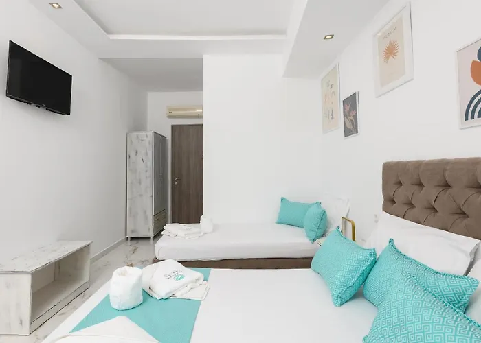 Boutique Giannikis By The