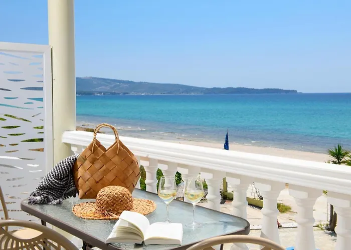 Apartahotel Boutique Giannikis By The 3*