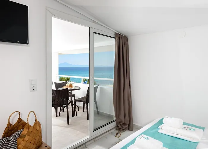 Boutique Giannikis By The 3*