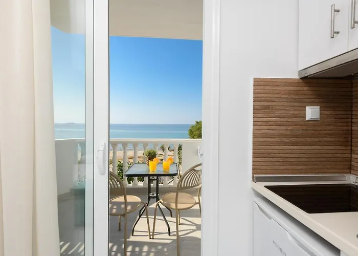 Apartahotel Boutique Giannikis By The 3*